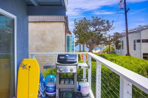 824 Anacapa Ct, San Diego CA  92109-8203 exterior