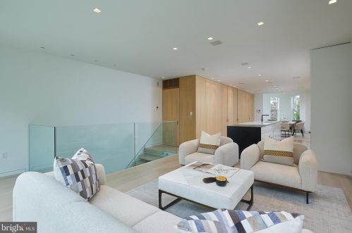 1310 T St, Washington, DC 20009-4439