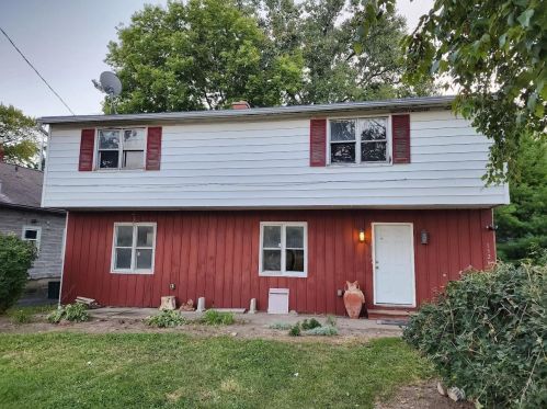 1526 Packers Ave, Madison, WI 53704-4051