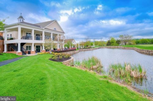 5737 Waterloo Bridge Cir, Haymarket VA  20169-8117 exterior