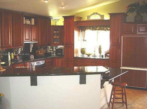 2900 36th Ave, Hollywood FL  33021-1391 exterior