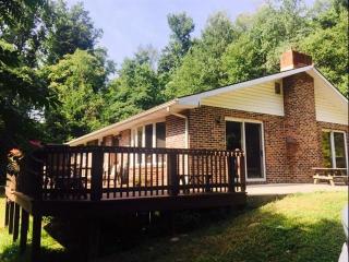 1320 Texter Mountain Rd, Swartzville, PA 17569-9202