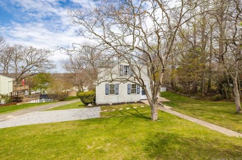 24 Muir Ave, Bristol CT  06010-7214 exterior