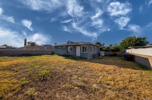 173 Grv St, Rialto CA  92376-4908 exterior