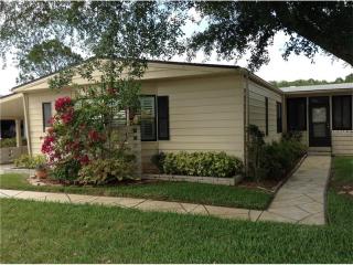 1527 Colonnades Cir, Lakeland, FL 33811-1519