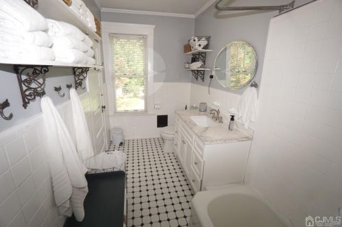 368 Middlesex Ave, Metuchen NJ  08840-1536 exterior