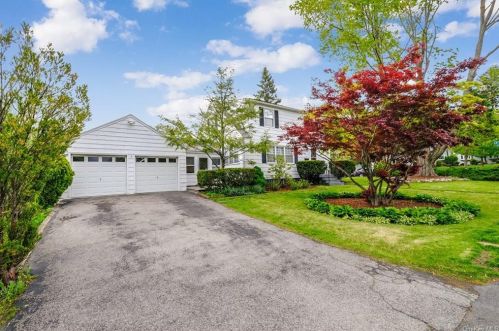 17 Mayfair Way, White Plains, NY 10603-1012