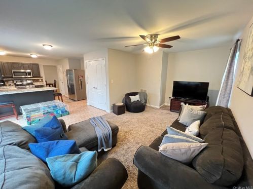 20 Dogwood Dr, Middletown NY 10940-1801 exterior