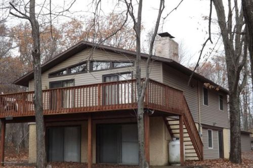 151 Fern Ridge Rd, Blakeslee, PA 18610-7789