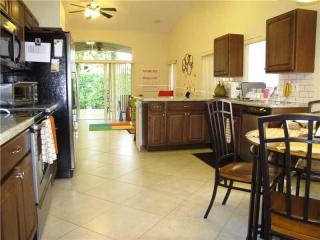 392 187th Ter, Hollywood FL  33029-5436 exterior