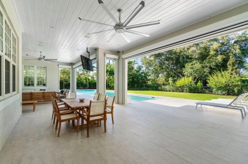 7 Country Rd, Boynton Beach FL  33436-5609 exterior