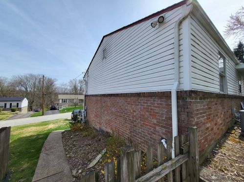 3832 Louisa St, Pittsburgh, PA 15227-4526