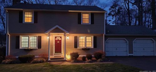 53 Metacomet Rd, Plainville, CT 06062-1824