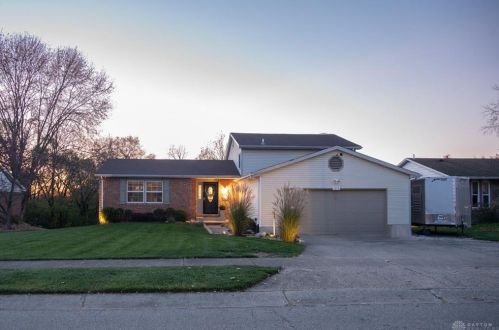 1013 Gribble Dr, Franklin, OH 45005-1568