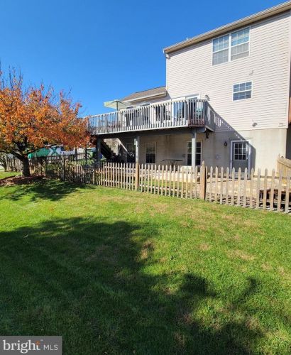 1250 Wanda Dr, Hanover, PA 17331-8638