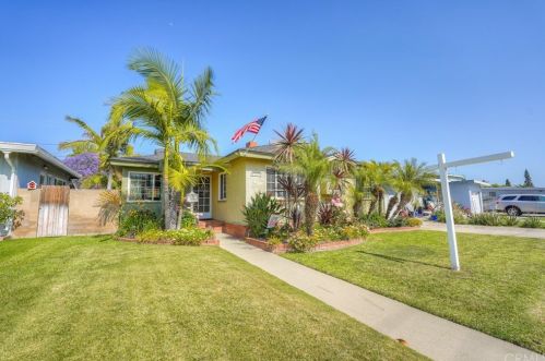 3518 Woodruff Ave, Long Beach, CA 90808-2738