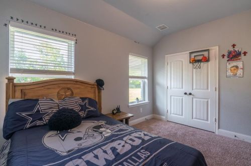 7602 Gussie Nell Davis Dr, Greenville TX  75402-4783 exterior