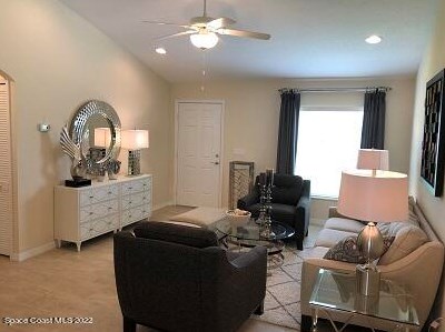 8345 105th Ct, Vero Beach, FL 32967-3653