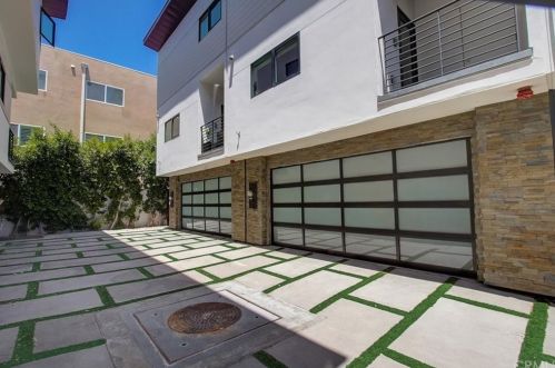 4809 Carpenter Ave, North Hollywood CA  91607-3204 exterior