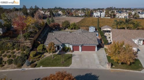 488 Quail Glen Dr, Oakley, CA 94561-3942