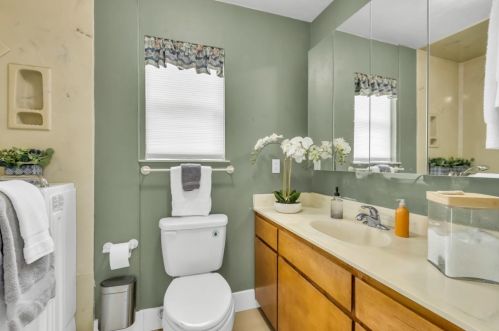 9020 Grove St, Elk Grove CA  95624-2318 exterior