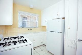 680 Mira Monte Pl, Pasadena CA  91101-2519 exterior