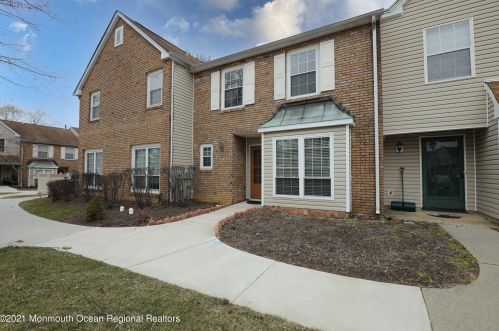 567 Manchester Pl, Morganville, NJ 07751-1737
