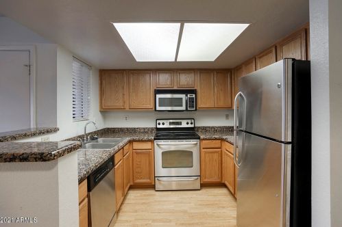 5757 Eugie Ave, Glendale, AZ 85304-1242