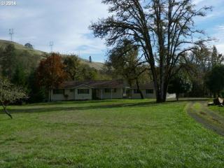 333 Acorn Dr, Roseburg, OR 97470-9873