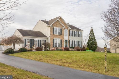 4410 Meadowridge Cir, Collegeville, PA 19426-4196