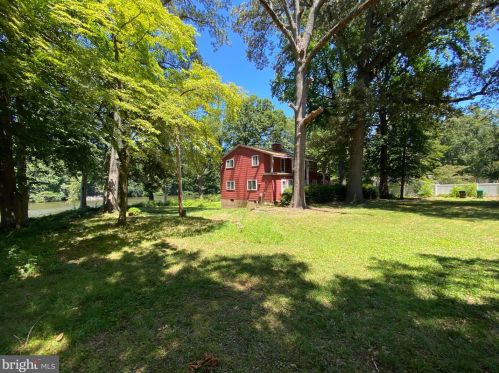 213 Shore Dr, Dover DE  19901-5740 exterior