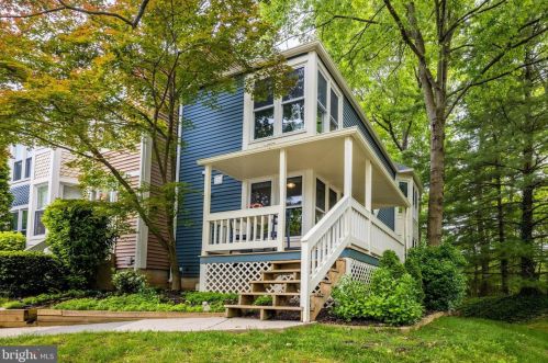 11299 Silentwood Ln, Herndon, VA 20191-4138