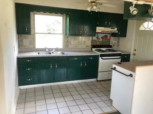 17 Virginia Dr, Mckeesport PA  15133-1005 exterior