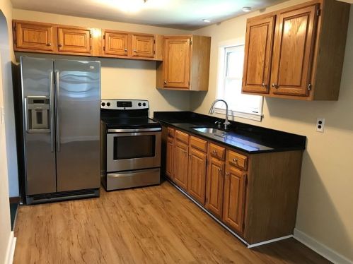 12 Hill Rd, Holbrook, MA 02343-1016