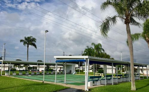 3740 101st Ave, Pinellas Park FL  33782-3931 exterior