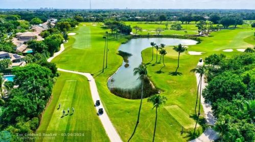10300 Prestwick Rd, Boynton Beach, FL 33436-4402