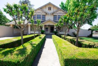 389 K St, London, CA 93618-1929