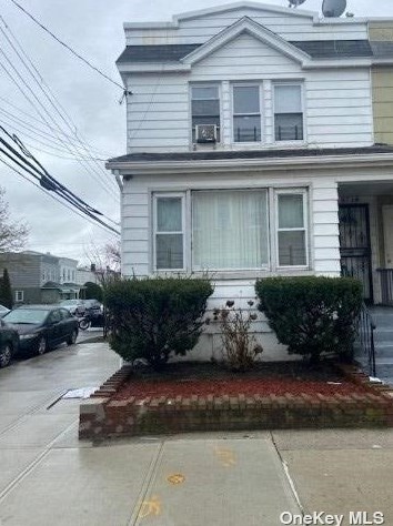 87-18 97th Ave, Jamaica, NY 11416-1023