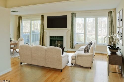 4 Stockton Ct, Greystone Park, NJ 07950-1281