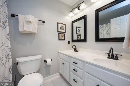 2015 School Rd, Pottstown PA  19465-8849 exterior