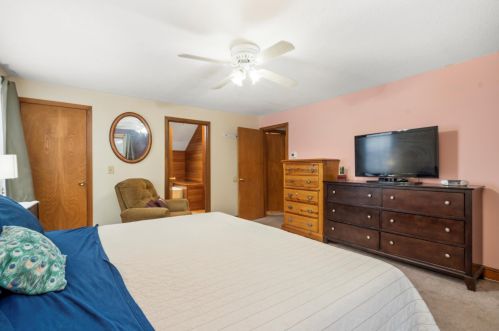 10 Lorri Rd, Derry NH  03038-4112 exterior