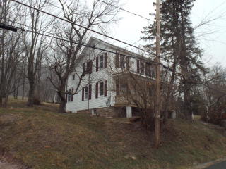 369 Phineyville Rd, Pattersonville, PA 17967-9314