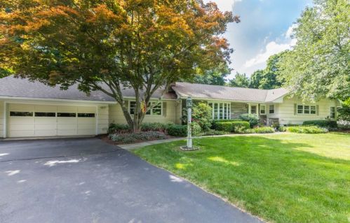 110 Branchville Rd, Ridgefield, CT 06877-5126