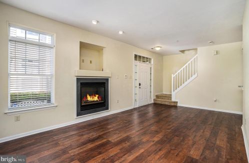 107 Dresher Wood Dr, Dresher PA 19025-1526 exterior