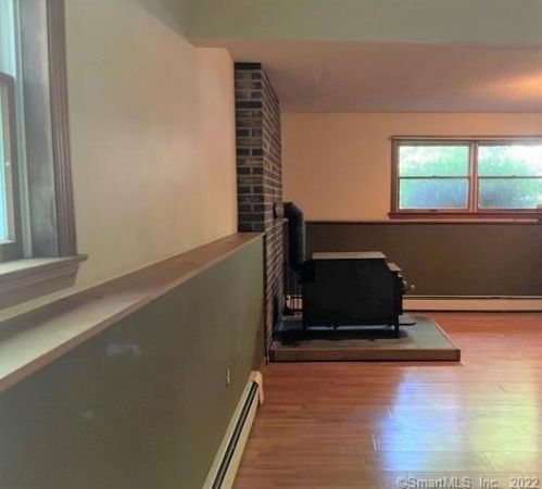 15 Lena Dr, Uncasville CT  06382-1405 exterior
