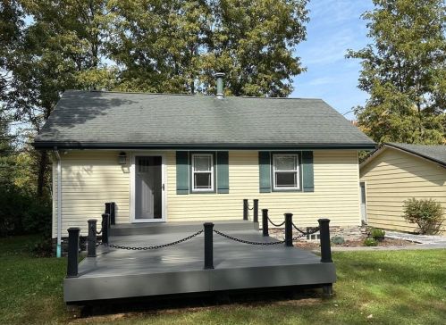 2354 Lake Rd, Hermitage, PA 16150-3030