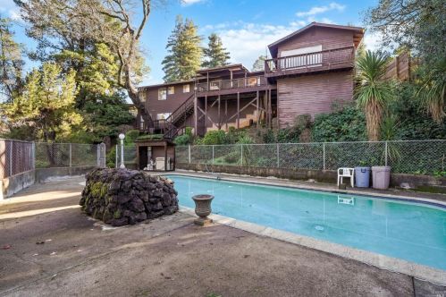 930 Live Oak Ave, Ukiah CA  95482-3733 exterior