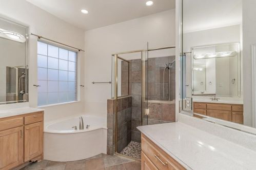 5841 Frst Riv Dr, Fort Worth TX 76112-1056 exterior