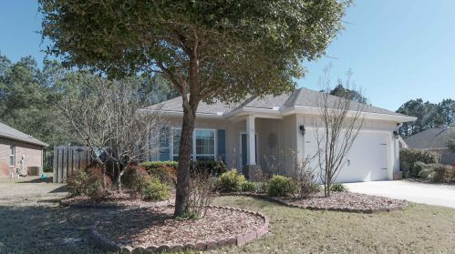 75 Dickens Dr, Freeport, FL 32439-2295
