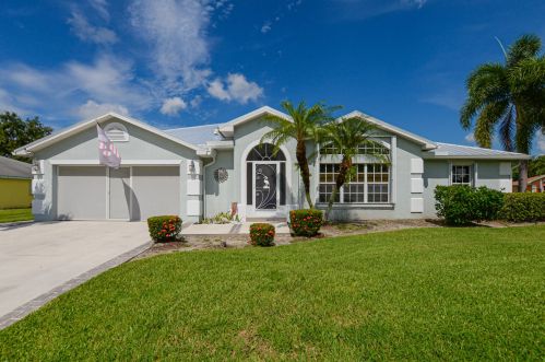 6780 Dickinson Ter, Fort Pierce, FL 34952-8258